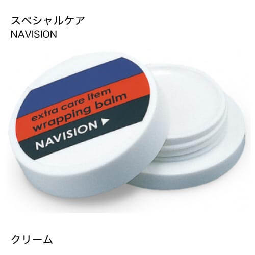 ブランド名 ナビジョン 商品名 ラッピングバーム 内容量 5g 特徴 さらっとした感触で、荒れやすい肌を密閉保湿。 潤いをキープし、きめ細かな肌へ導きます。 高精製ワセリンの高い保水効果を生かした設計です。 使用方法 朝晩のお手入れの最後に使用します。 指先に少量とり、乾燥が気になる部分にやさしくのばしてください。 顔・からだ、どちらでも使用できます。 成分 オレフィンオリゴマー、ワセリン、マイクロクリスタリンワックス、（ビニルジメチコン／メチコンシルセスキオキサン）クロスポリマー、スクワラン、トコフェロール、酸化亜鉛 区分 化粧品 製造国 日本 販売元 株式会社資生堂 広告文責 株式会社エクセレントメディカル ／ 連絡先：0120-39-9922ナビジョン ラッピングバーム さらっとした感触で、荒れやすい肌を密閉保湿。 潤いをキープし、きめ細かな肌へ導きます。 高精製ワセリンの高い保水効果を生かした設計です。 朝晩のお手入れの最後に使用します。 指先に少量とり、乾燥が気になる部分にやさしくのばしてください。 顔・からだ、どちらでも使用できます。 ●無香料・無着色設計 ●ニキビのもとになりにくい処方 ●ノンコメドジェニックテスト済み ●アレルギーテスト済み （すべての方にニキビができない、アレルギー、皮ふ刺激がおこらないというわけではありません） ●防腐剤（パラベン）無添加。全品、使用試験実施済み ※ご注意ください※ 当店取扱いのナビジョンシリーズは、インターネット非売品「ナビジョンDr」とは異なります。