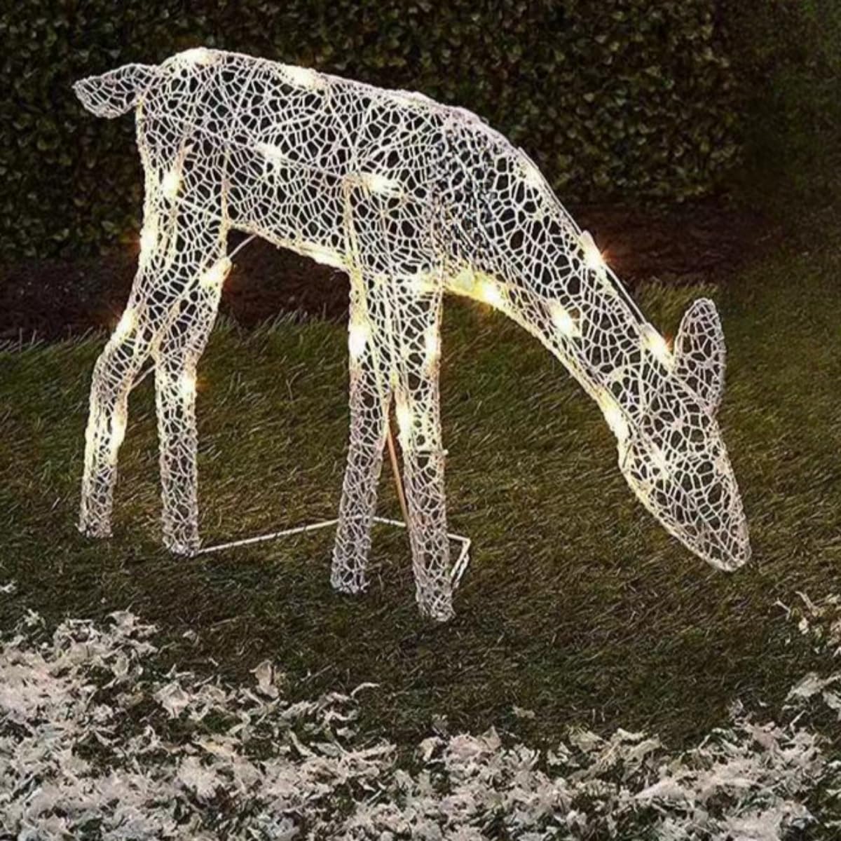 クリスマス飾り ガーデンライト 光るトナカイ 置物ライト イルミネーションライト 鹿装飾ライト クリスマスライト トナカイオーナメント 電飾 庭 芝生 道 屋外 パーティー装飾用 ボタン電池付き 丈夫 写真撮影 プレゼント ギフト 贈り物 送料無料