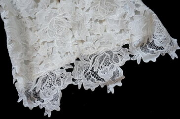 アウトレット 訳あり 花の刺繍レースがとても綺麗なトップス、前面総レース ホワイト 白