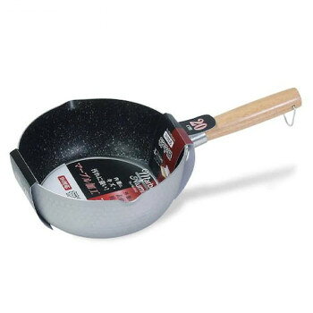 「北海道・沖縄・離島・一部地域へのお届けは別途送料を請求させていただきます。」「お客様都合でのキャンセルの場合、出荷前後にかかわらずキャンセル料などの手数料が発生いたしますので予めご了承ください。」「メーカーより取り寄せ商品のため、在庫状況によっては欠品・廃盤の可能性があります。あらかじめご了承ください。」内面は傷や汚れに強いマーブル加工が施されています。※以下の場合において発生した故障・損傷・劣化・損害・事故などにつきましては一切責任を負いかねますので予めご了承ください。・用途以外の使用をされた場合・取扱い上の注意事項を守らず不適切な取り扱いをされた場合・オークションやフリーマーケット等の転売や中古販売、及び譲渡された物品を使用した場合・業務用として使用された場合サイズ約全長365×幅215×高さ175mm、底の厚さ:2.5mm個装サイズ：35.3×24.2×10.3cm重量個装重量：550g素材・材質本体:アルミニウム合金はり底:ステンレス鋼(クロム16%)取っ手:天然木仕様表面加工:ふっ素樹脂塗膜加工(内面)、焼付け塗装(外面)オール熱源対応生産国中国fk094igrjs