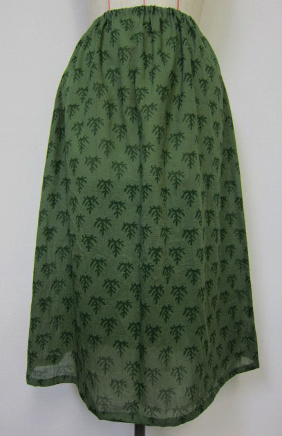 新鮮!緑の葉っぱ柄ペチコートはチラリと見せたい♪見えないおしゃれ♪肌触り抜群♪綿100%
