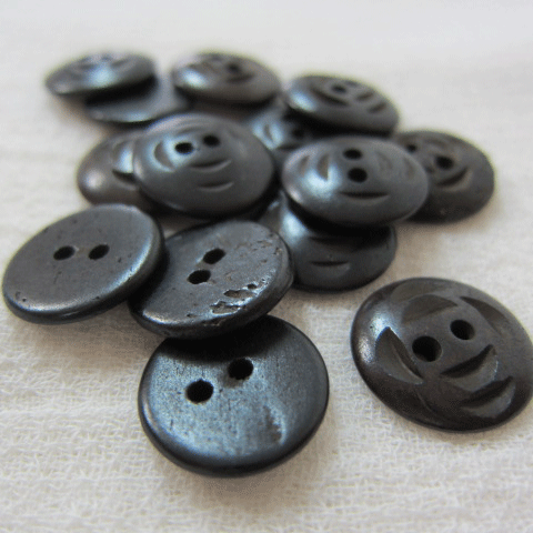 【送料無料】水牛さんのボタンにこやか