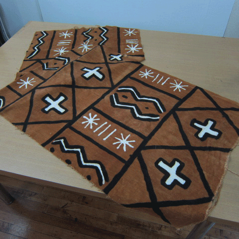 アフリカ泥染めテーブルランナーTR08