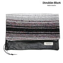 Double Shot(ダブルショット) Double Shotは「ヴィンテージとモダンの融合」をコンセプトとして誕生しました。 古典的なファッションに現代的なアプローチを取り入れ、創造的でユニークなアイテムを発信しています。 サイズ（cm）※若干の誤差が生じます。予めご了承下さいませ 横 縦 開いた状態の縦 35 24.5 41.5 素材 綿100％ 本革・メキシカンブランケットを使用 ご注意 ※こちらの商品は特性上1点1点の柄が異なります。お客様にお届けする商品とページに掲載している商品の柄が異なる場合がございます。また、お客様からの柄のご指定は承ることが出来ません。 ※商品の特性上、ほつれや糸が飛び出していることがございます。何卒ご了承下さい。 ※写真の取り方により、現物との多少の色の差があります。 ※このWEB SHOPの他でも販売をしているため、売り切れ、お取り寄せになる場合もございます。