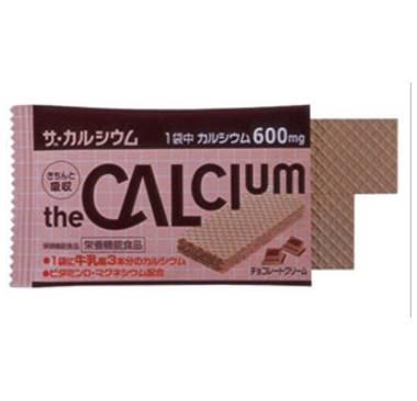 CM:8400■大塚製薬 ザ・カルシウム チョコレートクリーム(1袋(2枚)x120)牛乳3本分にあたるカルシウム600mgが入っています。しかも牛乳と同じくらいの吸収力があり、きちんと吸収されます。カロリーは牛乳の1/7以下の47〜51Kcalです。ビタミンD・マグネシウムも入っています。■広告文責■お問い合わせ先:有限会社COSME2000　Tel.0745-79-0205(mail:order@cosme2000.jp)・発売・製造元又は輸入元:大塚製薬株式会社・原産国:日本・商品区分:栄養機能食品(食品)※季節などにより予告なく原産国が変更になることがあります。※パッケージ等は予告なく変更されることがあります。※衛生商品につき返品・交換は一切お受けできません。