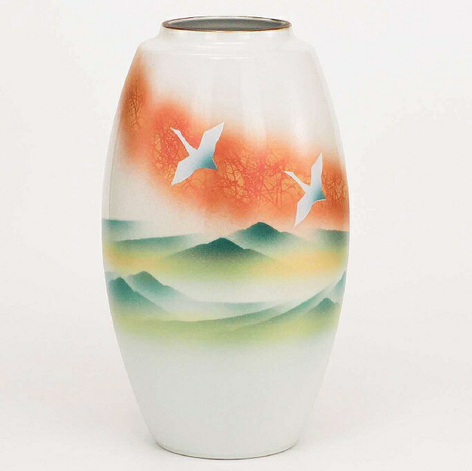 サイズ:径16×高さ27.5cm ■生産地：日本 ■素材：磁器 九谷焼の花瓶は、花瓶自体が華やか物も多く、シンプルな花を一輪挿すだけでも十分に映えます。 和室だけでなく洋室やモダンなインテリアにも調和し、部屋を華やかに演出してくれます。 観賞用、贈答用、また海外へのお土産としても大変喜ばれています。　