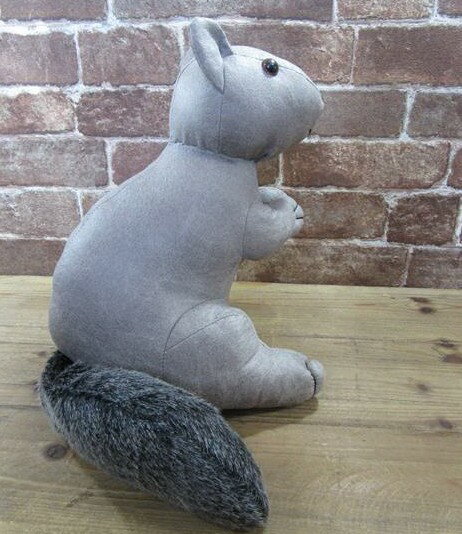 ぬいぐるみドアストッパー　りす