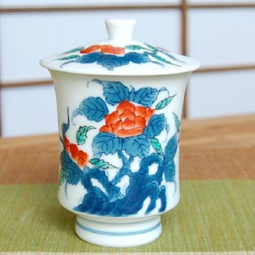 Rakuten - 有田焼 色鍋島岩牡丹（大）蓋付湯呑 有田焼の名窯「畑萬陶苑」による色鍋島様式の蓋付き湯呑です。