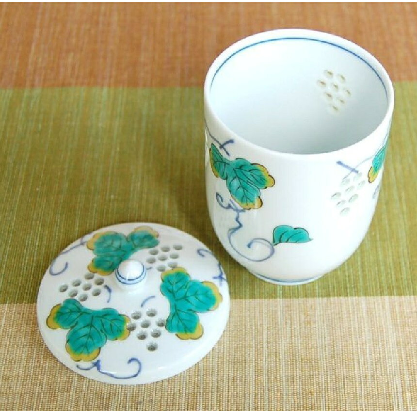 有田・波佐見焼 水晶彫ぶどう （大）蓋付き湯呑