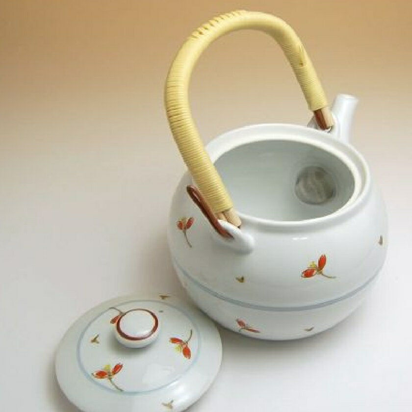 有田焼 あかね草 5号土瓶 容量はたっぷり約740ml。持ち手には明るい色合いのビニール素材を使用しお手入れも簡単です。