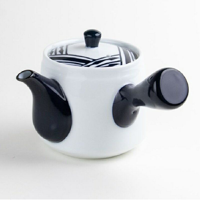 有田・波佐見焼 綴（つづり） U急須 容量420mlで、2〜3人用のお茶に最適。ステンレス製の茶こし付きで実用性にも優れています。