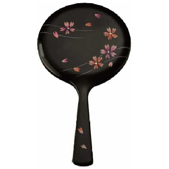 サイズ:20.5×10.7×0.8cm 材質:ABS樹脂 塗装:カシュー塗装 原産国:日本 会津漆器の特徴 会津漆器は会津地方に伝わる伝統技術です。 会津藩政時代には技術革新に熱心に取り組み、中国やオランダなどへも輸出されるほど素晴らしい技術に発展しました。 現在では国の伝統工芸の指定を受け、螺鈿・漆絵・乾漆・蒔絵・花塗など多彩な技法の漆器を生み出しています。 食器洗浄機対応の器をはじめとした伝統の中にも現代の暮らしに求められる機能を盛り込んだ漆器の開発に取り組んでいます。 ■通常2～5営業日程で発送予定で御座いますが材料その他要因にて2週間以上お時間が掛かる場合やご用意出来ない場合が御座います。予めご了承下さい。 ■お使いの環境により商品の色、素材感が実物と多少異なって見える場合がございます。 ■包装ご希望の場合は備考欄または別途メールにてお知らせ下さい。別途200円（税別）にて賜ります。 ■送料無料の商品やその他複数点の注文、同梱などにより6000円(税別）以上のご注文の場合でも北海道1800円、沖縄他離島へは別途2500円の送料が掛かります。 ご注文時は無料となりますが店舗にて訂正させて頂きますので予めご了承下さい。 ■発送準備完了後のキャンセル、返品交換等は一切お受けできません。予めご了承下さい。　