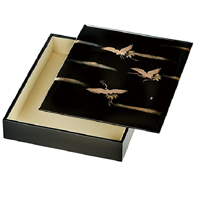 サイズ:34.2×27×6cm 素材: 木材繊維(MDF) 塗種: カシュー塗装 原産国:日本 会津漆器の特徴 会津漆器は会津地方に伝わる伝統技術です。 会津藩政時代には技術革新に熱心に取り組み、中国やオランダなどへも輸出されるほど素晴らしい技術に発展しました。 現在では国の伝統工芸の指定を受け、螺鈿・漆絵・乾漆・蒔絵・花塗など多彩な技法の漆器を生み出しています。 食器洗浄機対応の器をはじめとした伝統の中にも現代の暮らしに求められる機能を盛り込んだ漆器の開発に取り組んでいます。