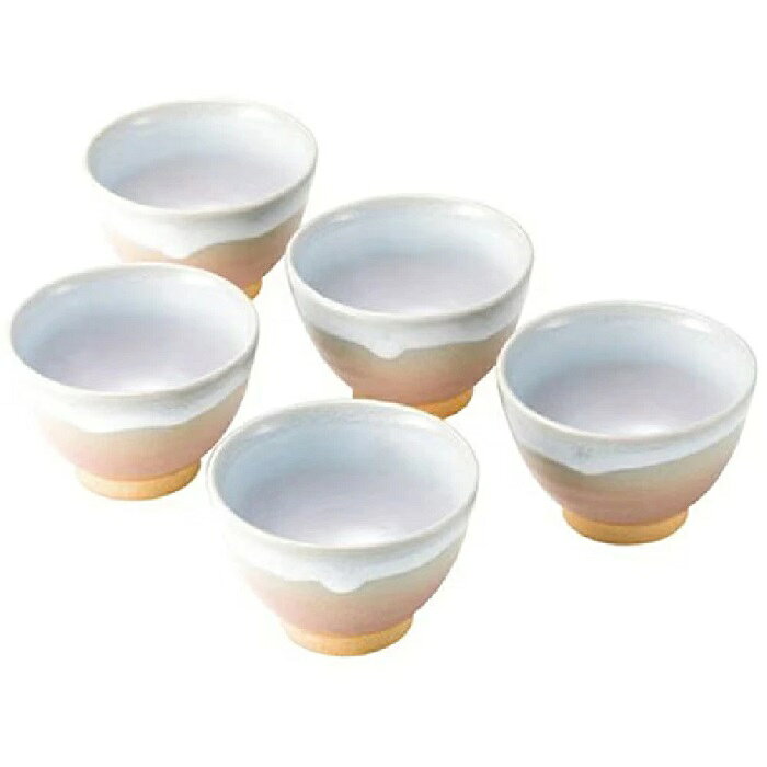 サイズ： 約径8.0×5.5cm 容量：120ml 素材：陶器 生産地：日本（萩焼） 作家：服部天龍窯 ※萩焼の色合いは、土と釉薬が溶け合って生まれます。 ひとつとして同じ色合いのものはございません。 焼き上がりの商品を検品し、弊社基準にて許容できる色合い・風合いの違いは良品とさせていただいております。 萩焼の特性をご理解いただき、ご注文くださいますようお願いいたします。