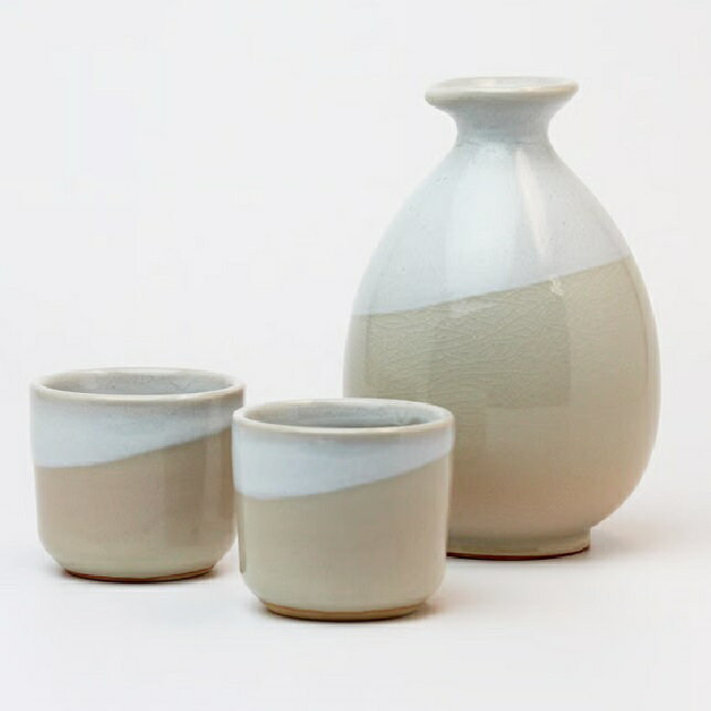 萩焼 椿秀窯 姫土お預け酒器　徳利：約φ8.0×H12.0cm（300ml）ぐいのみ：約φ5.5×H5.0cm（70ml）×2客