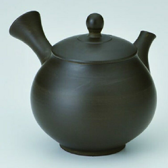容量：250cc ■生産地：日本 ■素材：陶器 ■茶コシ：陶器製茶こし網 ■常滑：日本の六古窯の一つ、歴史に彩られた焼き物の街。 全国的に焼き物の街として知られ、千年の歴史がある常滑焼は、日本の六古窯の一つに数えられています　
