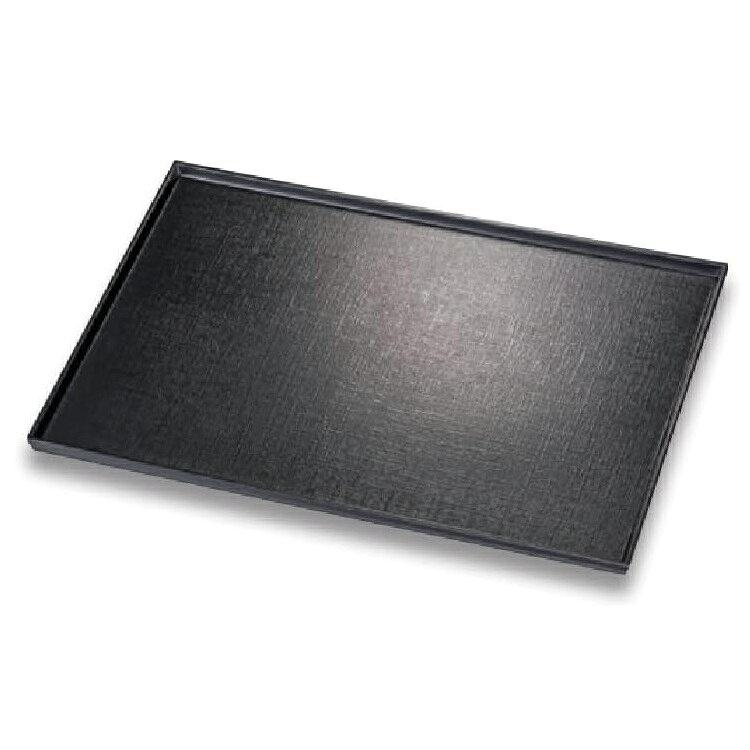 サイズ: 12寸(36.3×27.0×高さ1.7cm) 13寸(39.5×28.8×高さ1.7cm) 14寸(42.3×30.2×高さ1.7cm) 15寸(45.3×31.8×高さ1.7cm) 材質::ABS樹脂 ウレタン塗 原産国:日本 越前漆器とは 越前漆器の歴史 越前漆器の起こりは約1500年前の昔にさかのぼり、当時の皇太子（後の継体天皇）が壊れた冠の修理を塗師に命じたことがきっかけといわれています。 塗師が修繕した冠と合わせて黒漆の椀も献上すると、皇太子はその出来栄えを大変気に入ったそうです。 そこで光沢の美しさに魅せられた皇太子が、この地域での漆器作りを奨励し現在までの越前漆器の発展につながっています。 越前漆器の特徴 堅牢、そして優美。越前漆器はその成り立ちから、頑丈なつくりでありながら視覚的な美しさも合わせてお楽しみ頂ける漆器となっています。 「花塗り」という技法も特徴で、はけの跡や埃などが残らぬよう仕上げの漆を塗り、そのまま乾燥させます。 越前漆器の生産工程 ・素地 まずは漆器の原型の制作から始まります。 丸物ならろくろで削り、角物なら裁断や組み立て、合成樹脂素材の場合は熱加工して成型されます。 ・塗り 中塗りと中塗り研ぎ、そして上塗りを繰り返します。 塗師の技によって均一の厚さ・そして魅力的な光沢が生み出されます。 合成樹脂の場合はスプレーによって塗りが行われるものもあります。 ・加飾 蒔絵師・沈金師が漆器に絵や紋様を加えます。 蒔絵は漆で描いた絵に金粉を蒔きつけることで描き、沈金はノミで削った溝に漆を入れ金粉を入れることで描きます。 蒔絵・沈金の導入 明治時代までは「片山椀」という堅牢かつシンプルな漆器が製造されていました。 徐々に新たな技術が導入されるようになり、京都から「蒔絵」、輪島から「沈金」の技術が取り入れられたことで、越前漆器は絢爛豪華なデザイン性も併せ持つようになります。 業務用漆器として 明治時代半ばに入ると、椀類だけでなく、重箱や盆、花器などといった多彩な商品ラインナップが展開されていきます。 生産エリアも広がり、業務用漆器としても発展しました。 現在では全国でもシェア率8割を超えるまでに成長しています。 様々な使用用途 ちょっとした遊び心をかたちにして暮らしに彩りを添えたいとき、特別な日をもっと輝かせたいとき、集まったみんなの気持ちをいっそう引き立たせたいとき…。 越前漆器産地では、暮らしの中のいろいろな場面で漆器が活躍しています。 身近に漆器のある暮らしの楽しさ、味わい深さをみんなが知っているからです。 普段使いにも、トクベツな日にも。是非お手にとってみてください。 お正月などの季節行事に 出産祝い・結婚祝いなどの贈答品に イベントでの雰囲気づくりに 普段使い用に 海外の方へのお土産に