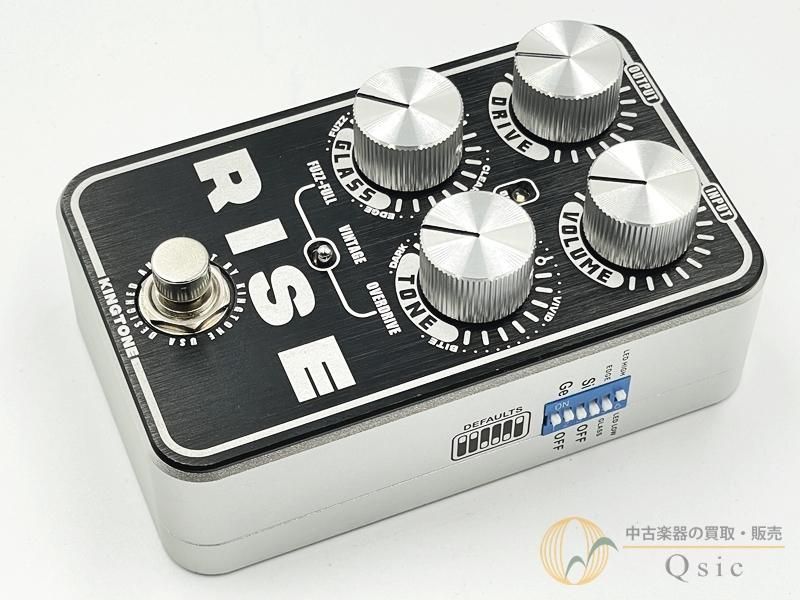 ＿＿＿＿＿＿＿＿＿＿＿＿＿＿＿＿＿＿＿＿＿＿ 中古楽器専門店だからこそ圧倒的な買取価格！ 買取もQsicにお任せください！ ￣￣￣￣￣￣￣￣￣￣￣￣￣￣￣￣￣￣￣￣￣￣ KING TONE GUITAR RISE V2が入荷いたしました！ RISEは、往年の名作ゲルマニウム・トレブルブースターを現代に蘇らせたペダルで、ブースター、オーバードライブ、ファズが1台に凝縮されています。 RISEを使えば、チューブアンプをオーバードライブさせたり、オーバードライブペダルを滑らかでクリーミーなサチュレーションサウンドへと昇華させたりできます。 RISEの高度にインタラクティブなコントロールは、深みのあるファズから、明るく透明感のあるクリーンサウンドまで、あらゆるトーンを実現します。 トーンコントロールでは、ファズトーンを柔らかく、クリーントーンを明るく調整できます。RISEは、100種類ものユニークなトーンバリエーションを持つペダルです。 オーバードライブ、ファズ、クリーンブースト、そしてチューブアンプ特有のグラッシーなモンスタートーンマシンです。 ぜひこの機会にご検討ください！ 【状態】 中の基盤にV2の表記ございます。ノブに若干のくすみや細かい擦れ傷が見受けられますが、その他目立ったダメージはなくきれいな状態です。 動作は問題ございません。 正規輸入品 シリアルナンバー：#RISE23381 当店管理番号：NMR61 【付属品】 元箱、取扱説明書、ゴム足 【当店保証】 3ヶ月付き 【取り扱い店舗】 箕面店（072-734-6690）　 > ================================================= 注意事項：お使いのモニターの発色具合によって、 実際のものと色が異なる場合がございます。 =================================================