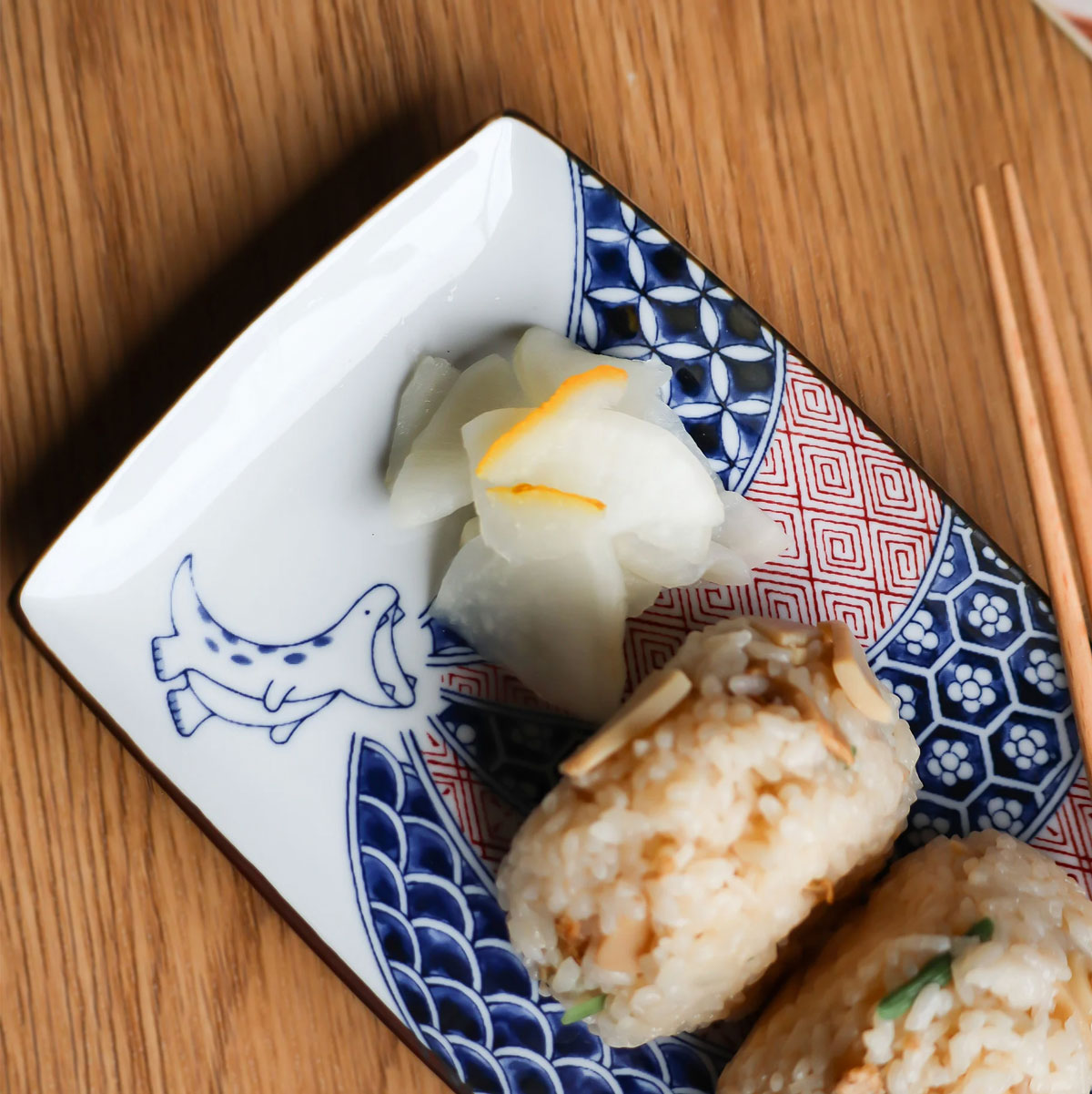 江戸っ子恐竜 祥瑞竜 shonzuiryu 長角皿【日本製 恐竜 焼き魚 焼き物皿 子供 和食器 おしゃれ 花型 おしゃれ 黒 かわいい 食洗機対応】