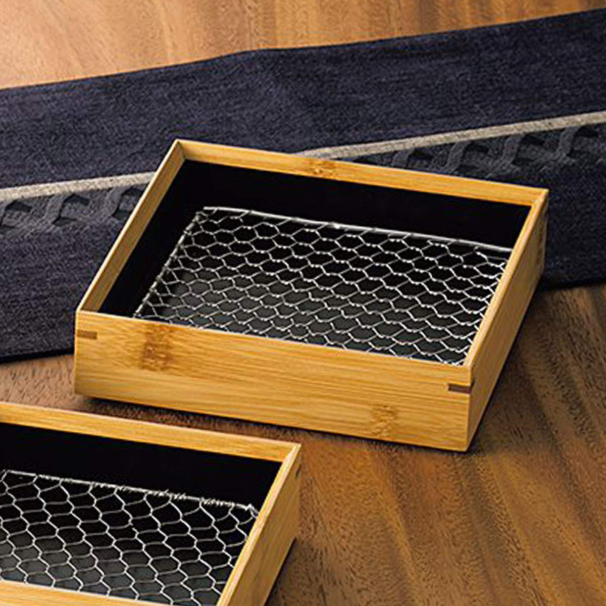 乐天商城 - 【取り寄せ商品】用美 YOUBI 竹・天ぷら盛皿（ステンレス目皿付） 正角4寸　内黒　18262【うどん そば 竹かご 天ぷら とんかつ 懐石 和食器 おもてなし 和食 料亭 割烹 】