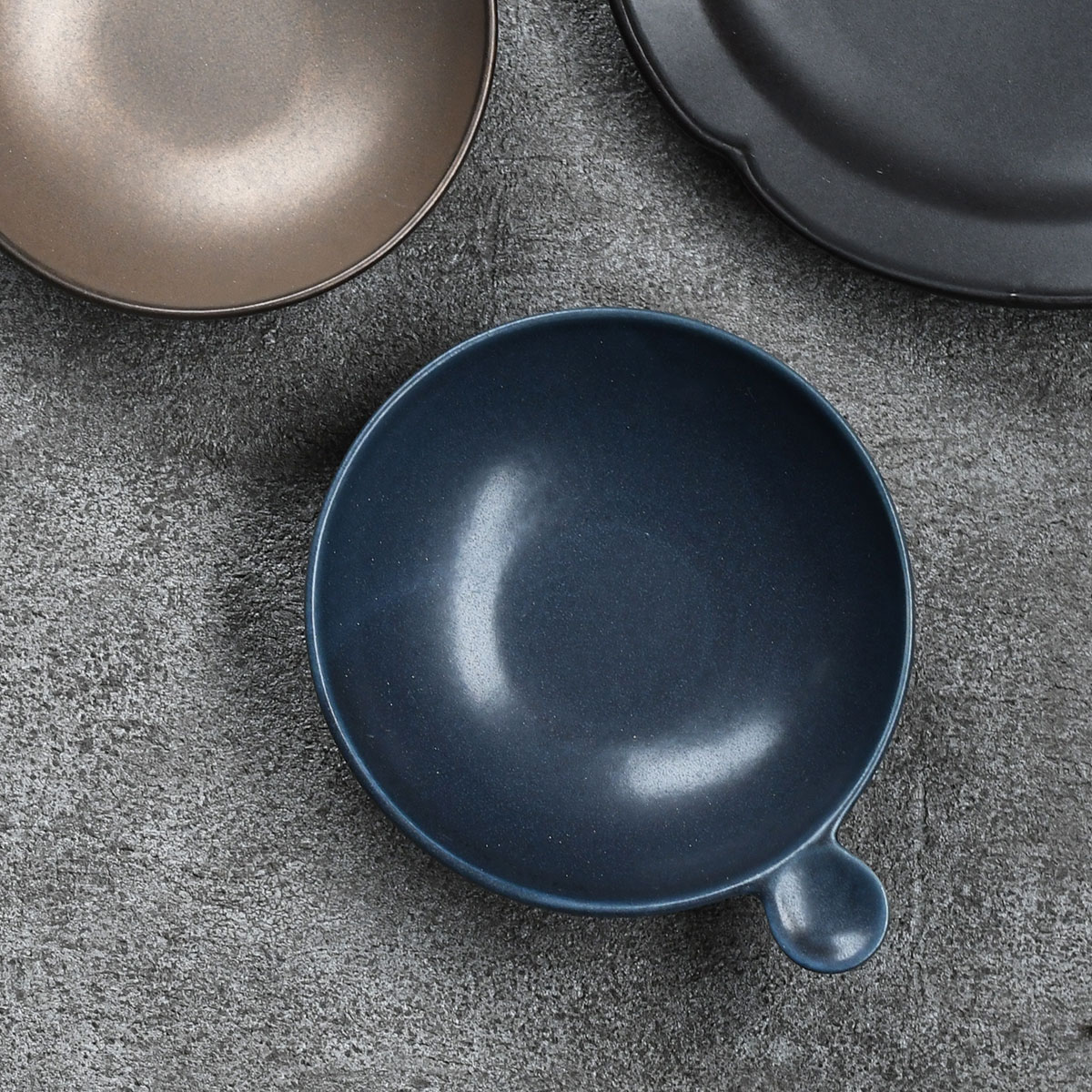 アイスクリームボウル ブラックネイビー【日本製】　536337【和食器 取っ手 持ち手 和モダン おしゃれ 食洗器可 ゴールド 金 オーバル アンティーク風】