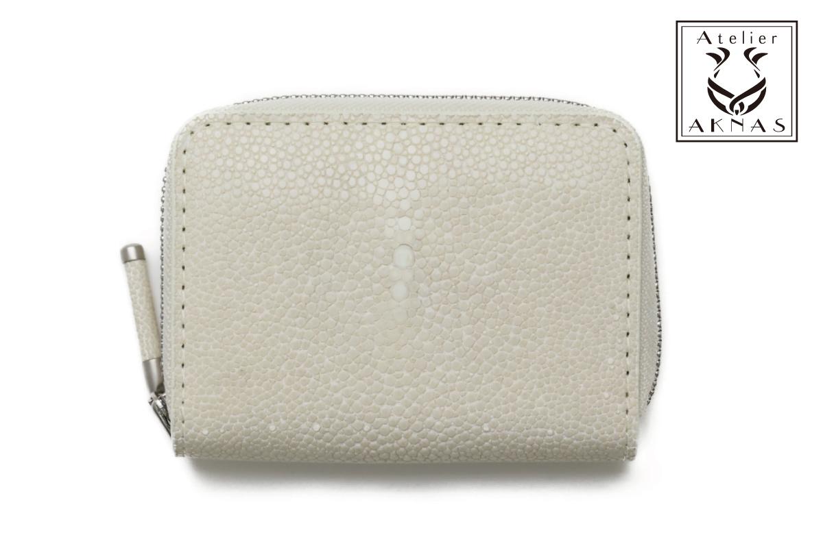 【20日限定！エントリー＋RカードでPt15倍】【平日10時までのご注文で即日出荷！】 アトリエ アクナス ATELIER AKNAS 財布 ch-006sn アトリエアクナス 仕切りカード入れ スノー 父の日 プレゼント 実用的 ブランド ギフト