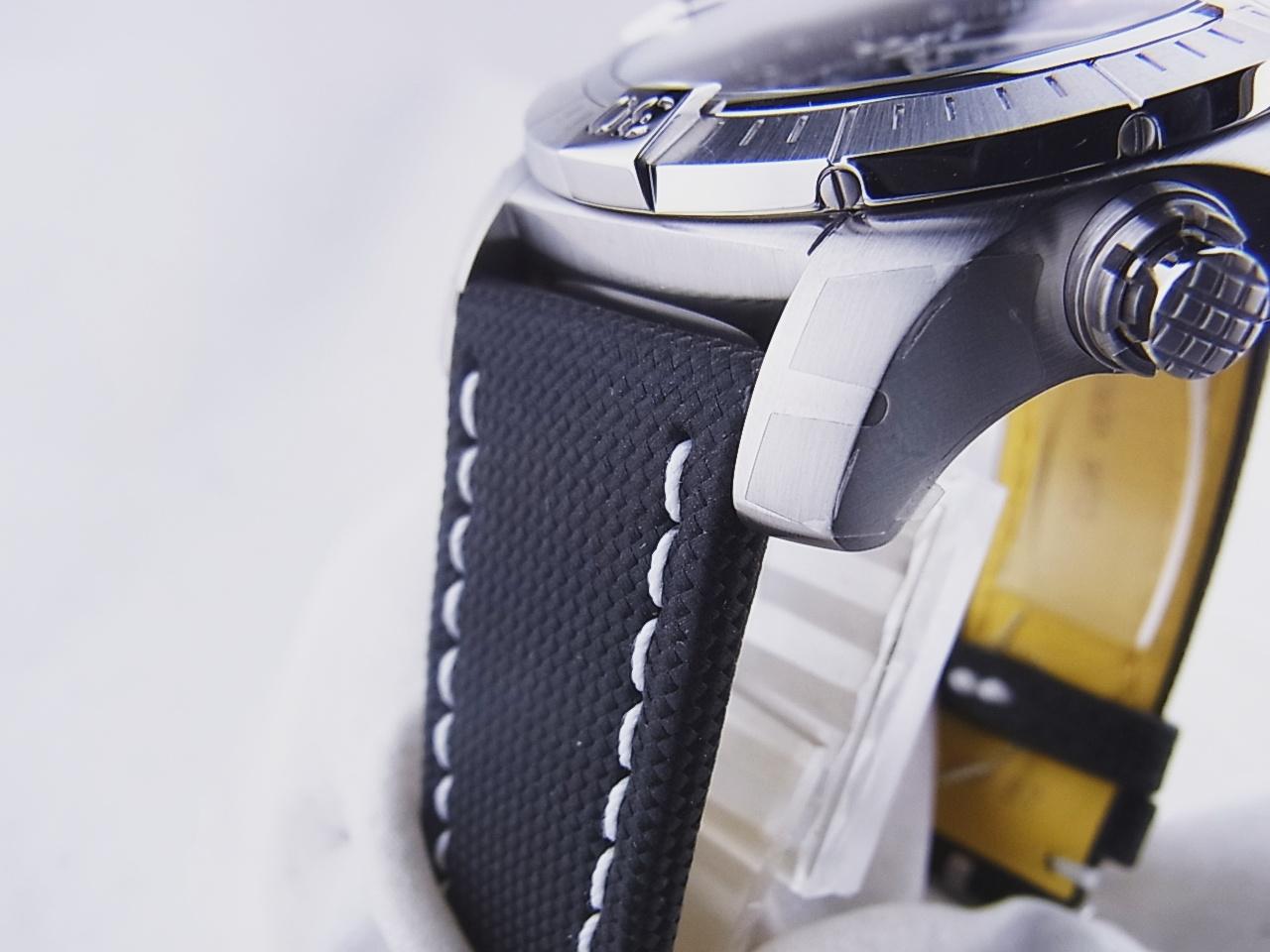 ブライトリングスーパーアベンジャークロノグラフ48 キャリバーB13 A13375101B1X1(A13375)新品