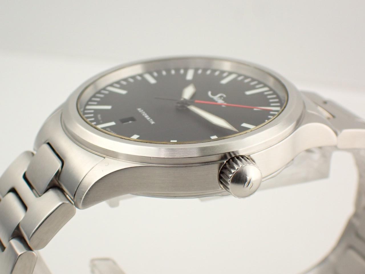 ジン ドイツ製 自動巻き ブラック文字盤 デイト メンズ 836 新品仕上げ済【中古】