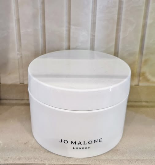 ジョーマローン 　イルミネート ボディ トリートメント スクラブ