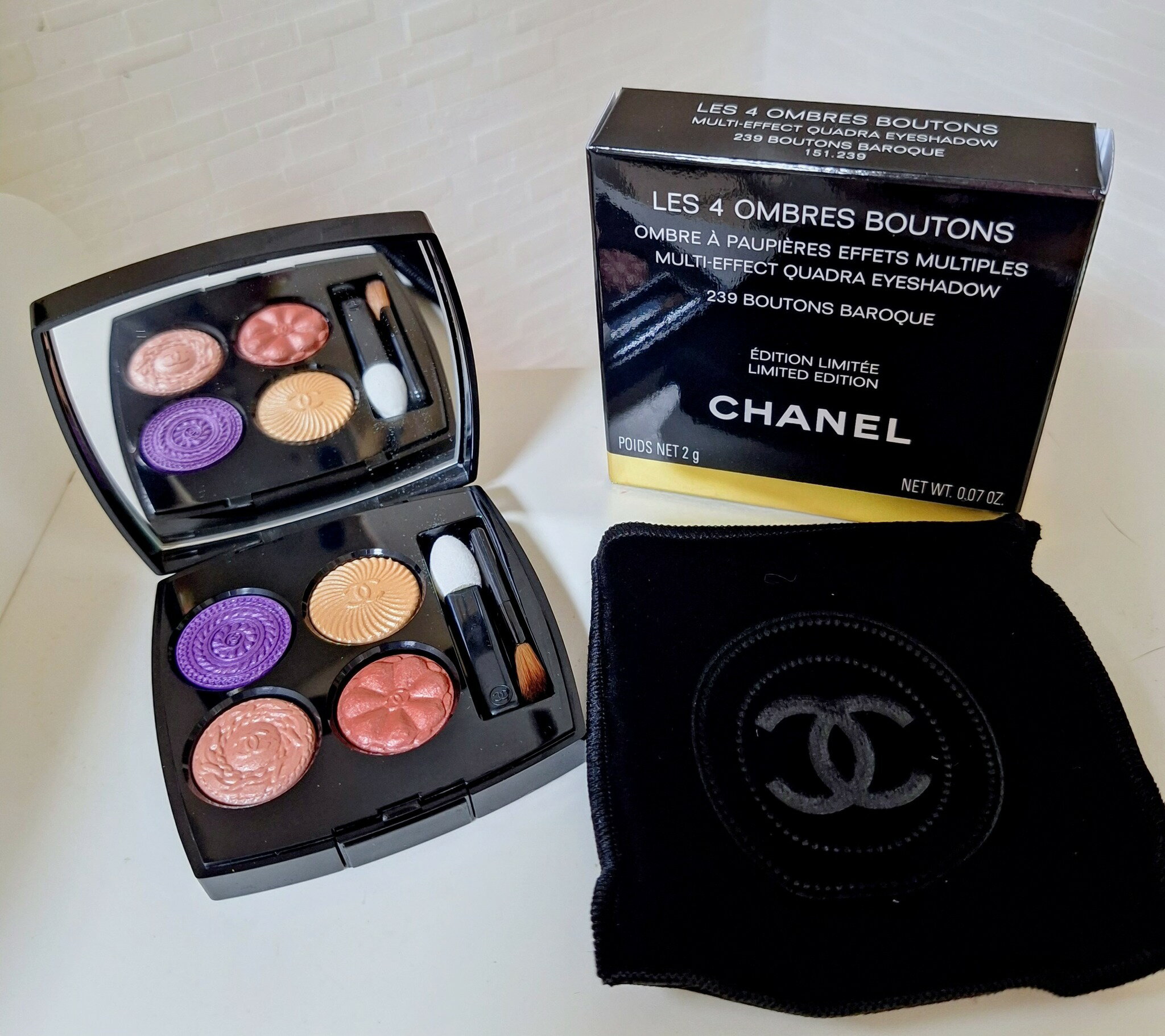 CHANEL　シャネル レ キャトル オンブル 　239　ブトンバロックのサムネイル