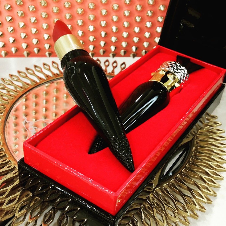 クリスチャン　ルブタン　口紅　ルージュ　Silky Satin Lip Colour Rouge Louboutin　シルキーサテン　ショッパー付き　代引き不可　訳あり