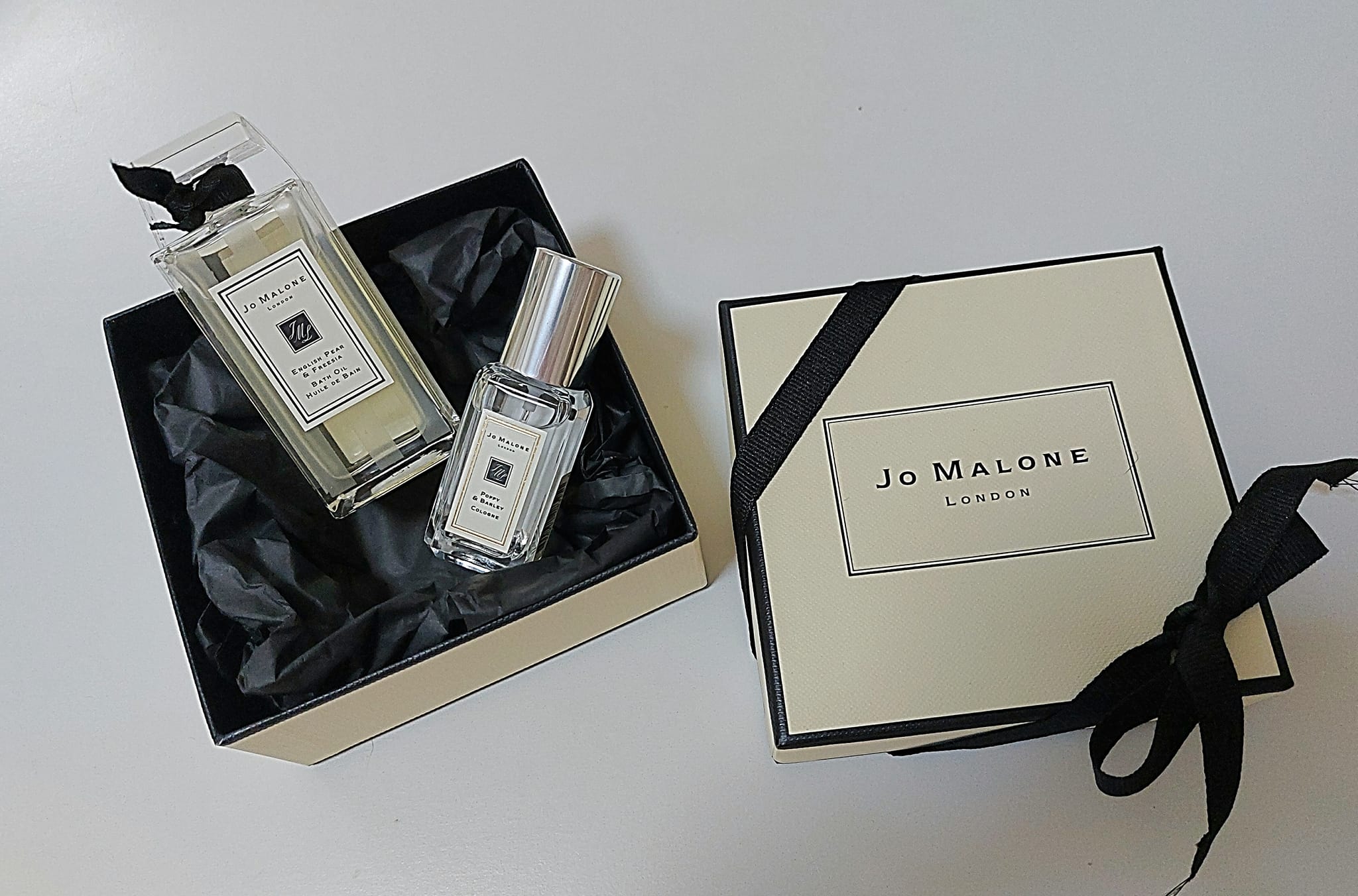 ジョーマローン コフレ イングリッシュペア　JO　MALONE　送別会　お礼　ギフト　母の日　　ギフト　プレゼントに　祝い 　 クリスマス　バレンタイン　ホワイトデー　母の日　バスオイル　＆　コロン