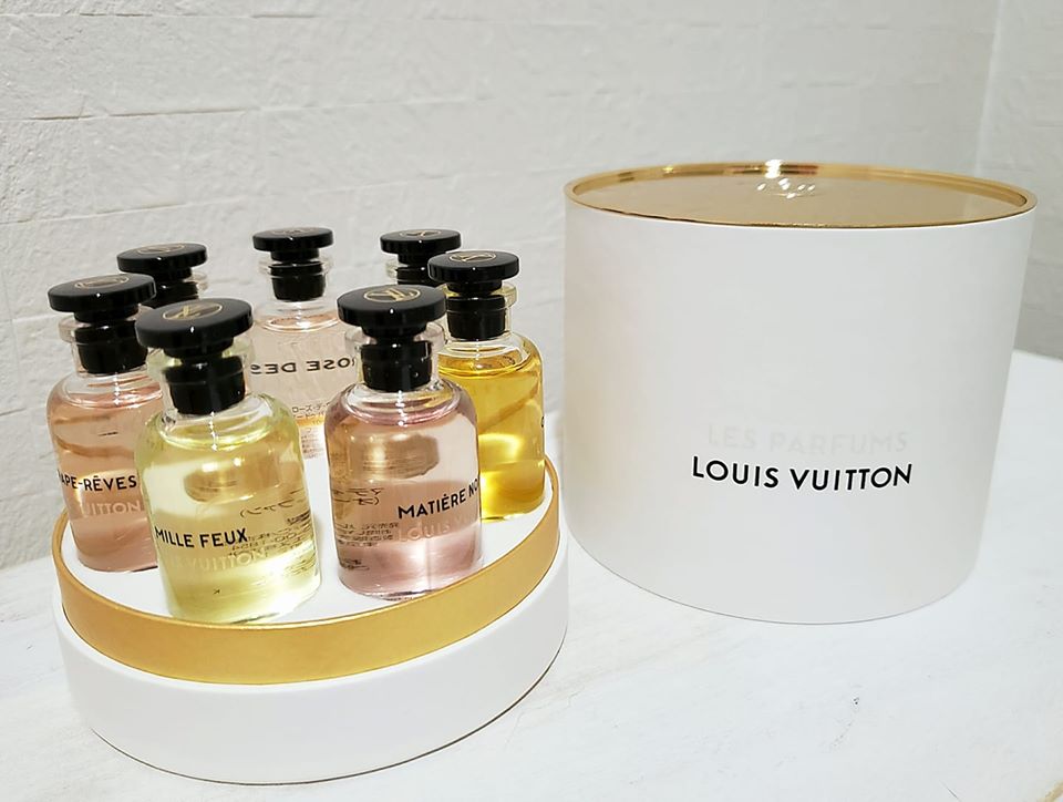 ルイ・ヴィトン　LOUIS VUITTON ギフト ルイ・ヴィトン「ミニチュアセット」オードゥ パルファン 　送別会　お礼　ギフト　母の日　お中元　バースデイ　お誕生日　香水　代引き不可　ショッパー付き