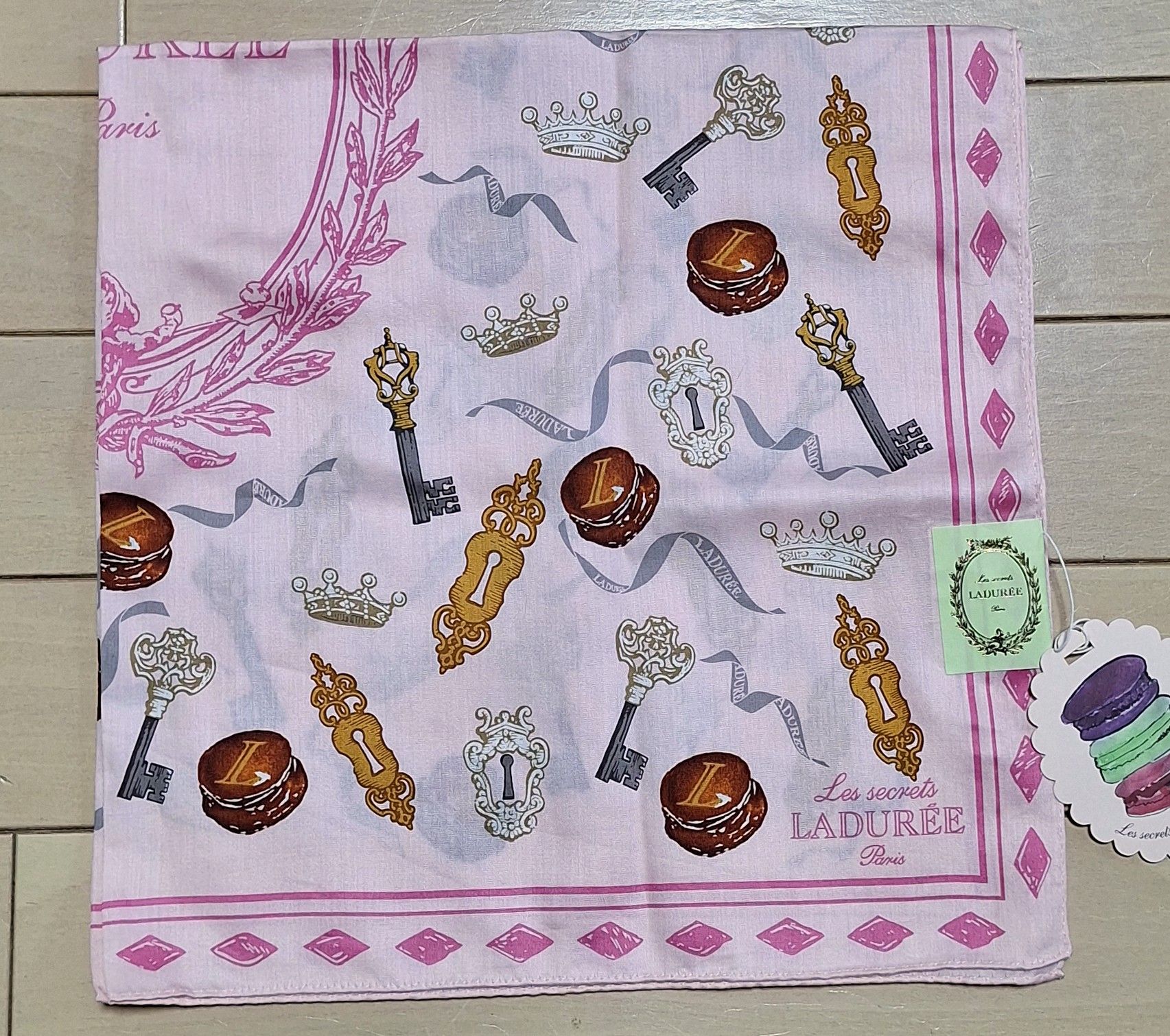 Rakuten - ラデュレ 　ハンカチ LADUREE　マカロン　鍵柄