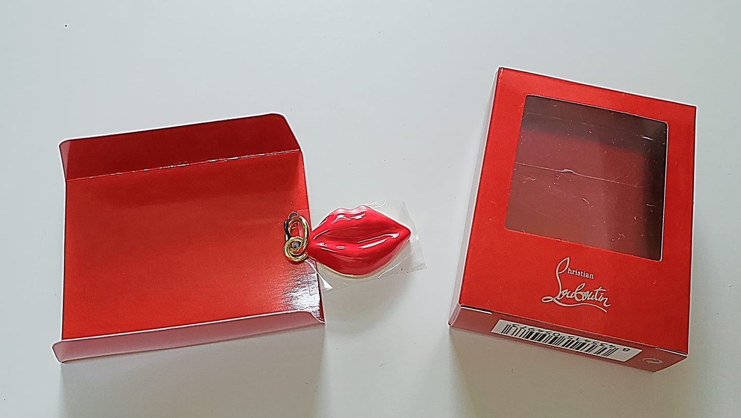 クリスチャン　ルブタン　レッドリップ　チャーム