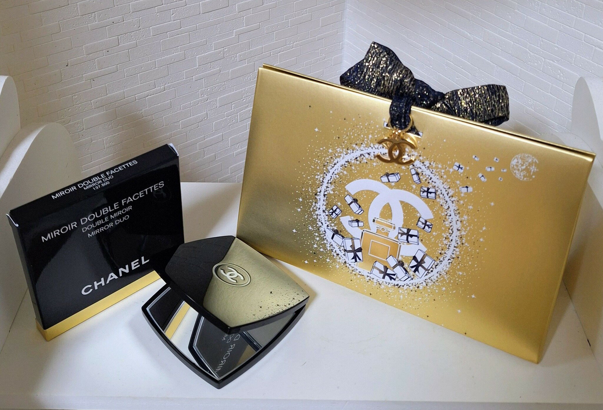 CHANEL ホワイトデー ギフト プゼントに 祝い シャネル ダブルミラー コンパ クト ショッパー クリスマス バレンタイン ホワイトデー 母の日 ミロワール ドゥーブル ファセット チャーム＆ギフトボックス