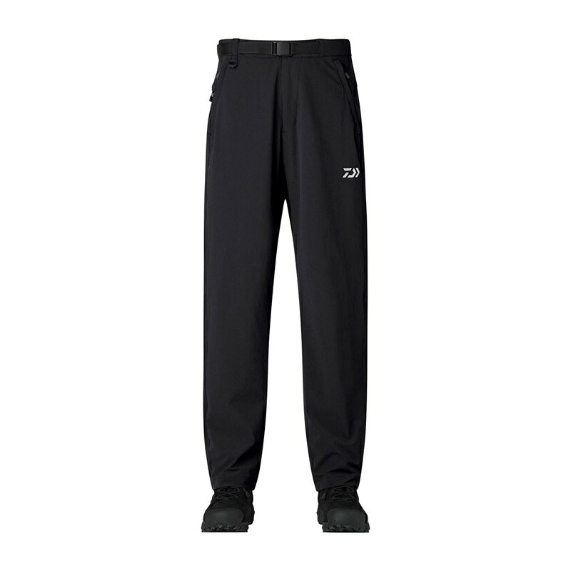 商品説明様々なシーンで活躍する定番撥水ロングパンツ本体は摩耗に強いCORDURA 素材を採用。撥水、ストレッチ機能付き。右後ろのファスナー付きポケットは仕切りがあり、携帯や小物の仕分けにも便利。仕切りの脇側ポケットは携帯電話等を入れ座った際に踏まないように設計。■仕切り有りファスナーポケット■ストレッチDAIWA DP-8426 CORDURA(R) ベーシックロングパンツ●品番：DP-8426●カラー：ブラック●サイズ：M●ウエスト(cm)：83.0●股上(cm)：28.0●股下(cm)：74.0●素材本体：ナイロン88％ ポリウレタン12％詳細はこちら