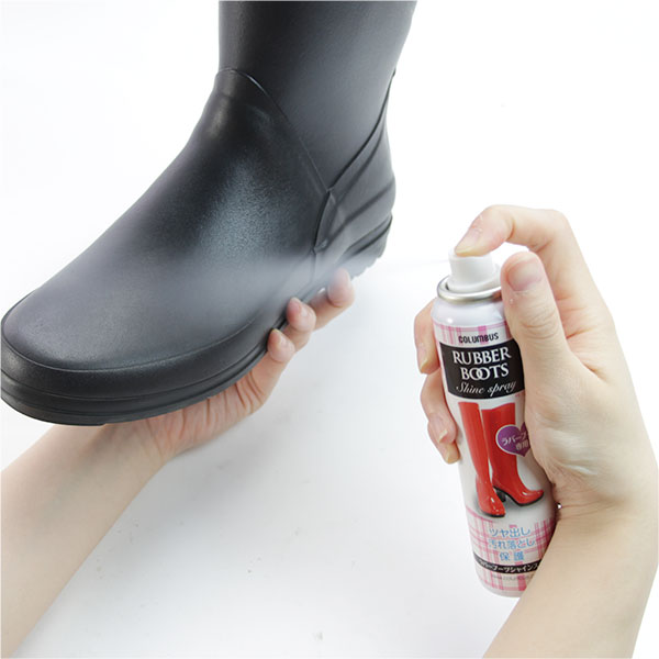 コロンブスストア 楽天市場店の【ポイント5倍】 コロンブス ラバーブーツシャインスプレー120mL ゴム レインシューズ 長靴 保護 ツヤ出し 雨 豪雨 艶出し 保護剤 梅雨｜アングル3