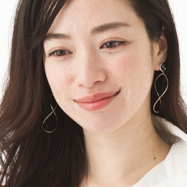 ドロップツイストフープ ピアス / イヤリング R-days 大ぶり さがる 揺れる シルバー925 チタンキャッチ フープピアス 変形フープ アクセサリー レディース ※「ゆうパケット」送料無料