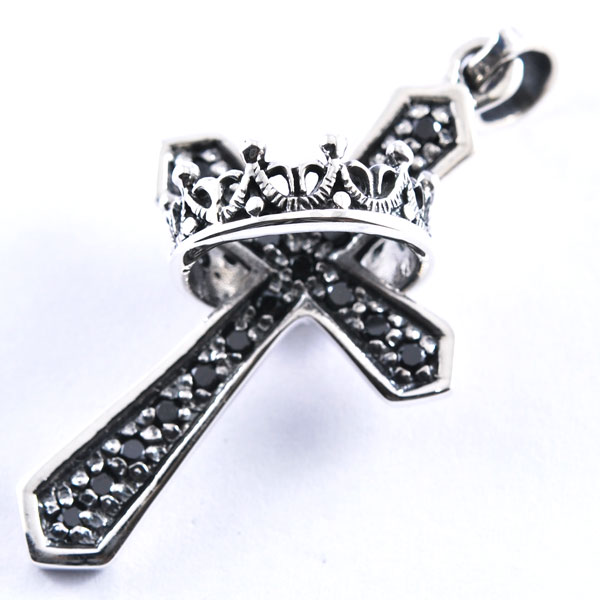 ブラックジルコニアを敷き詰めたクロスと王冠の絶妙に綺麗なコラボレーション/ブラックジルコニアクロ..