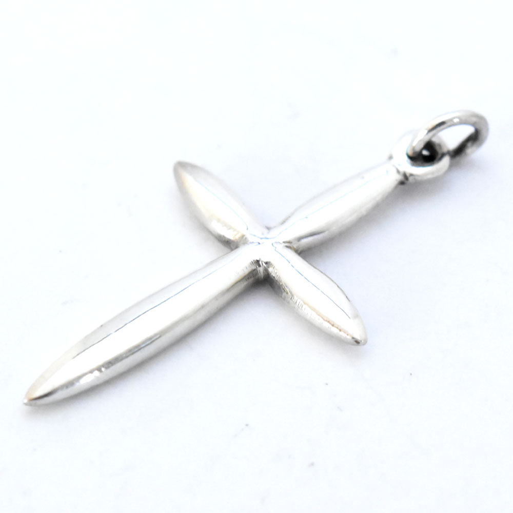 シンプルだからこそ格好いい！シンプルだからこそ何にでも合う万能クロス☆クロスペンダントトップ