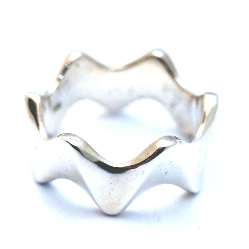 波型のお洒落度満点！シャープさ漂うリング☆ウェーブリング