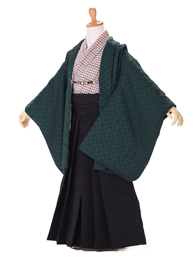 安心サポート・離島料金などの追加料金は、当店からの「予約成立メール」にて価格を変更してお知らせします。簡単着付け仕様 着せ付けがとても簡単 すべてが揃うフルセットレンタル Front Back Detail サイズ 羽織袖丈:48cm 肩裄：48cm 袴丈：57cm　 ＞ ＞ サイズガイドと注意点 ＜ ＜ 適応身長 105cm-115cm 素材 着物：化繊　袴：化繊 レンタル期間 3泊4日レンタル 送料について 送料無料 一部離島（沖縄・北海道含む）返送料金3,300円負担いただきます 注意事項 ●小物について 懐剣・お守り・格帯等は、着物に合わせてセットさせて頂きますのでご了承ください 家紋の取り付けは禁止です。発覚した場合、賠償請求となります。 ●色について ディスプレイによって色味が多少異なる場合があります。 【利用日につきまして】 楽天の仕様上、注文日から一年前のご利用日の注文を受け付けることができません。注文前にご利用日の確認をお願いします。