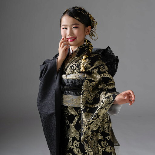 七五三 着物 7歳 フルセット レンタル 片身か替わりオリジナル 鎖文様 × 花唐草 × 唐花 × ペイズリー調装飾 女の子 753 子ども お祝い着 正月 七草 7才 七歳 女児 結び帯 ブラック×ゴールド 115cm 120cm 125cm 7797【レンタル】 七五三 着物 7歳 フルセット レンタル 片身か替わりオリジナル 鎖文様 × 花唐草 × 唐花 × ペイズリー調装飾 女の子 753 子ども お祝い着 正月 七草 7才 七歳 女児 結び帯 ブラック×ゴールド 115cm 120cm 125cm 7797【レンタル】