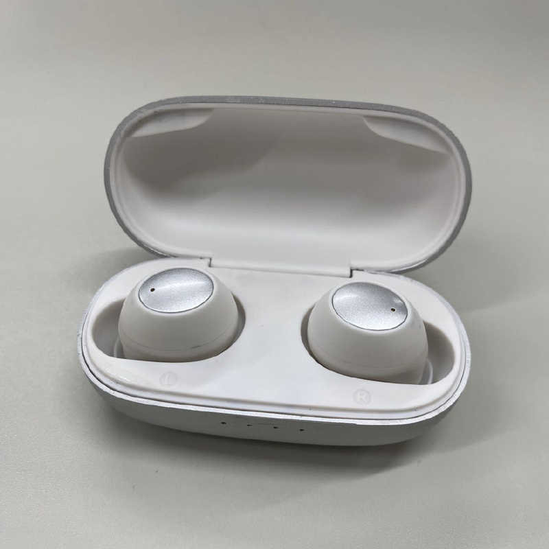 クオリティトラストジャパンのイヤホン・ヘッドホン QB-082ASV [シルバー]