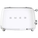 【商品解説】イタリア老舗キッチン家電ブランド「SMEG」。デザイン性が高く、インテリアにも映えるトースター。熱源とパンの距離が極めて近い為、短時間で外は「カリッ」「中はふんわりもちもち」と美味しく焼き上げます。●お好みの厚さまで　4〜8枚切りまで対応可能。お好みの厚さのトーストを楽しめます。●焼き色調整ダイヤル　焼き色と焼き加減を6段階11メモリーで細かく調整できます。パンを焼いている間はLEDライトが点灯し焼いている最中であることをお知らせします。●解凍モード　冷凍したままのパンも解凍しながら美味しく焼き上げることができます。●ベーグルモード、追加焼きモード　ベーグルモードはパンの片面だけを焼くことができる機能。トーストはもちろん、ベーグルやイングリッシュマフィンなどに最適です。追加焼きモードは冷え切ってしまったトーストを温める時、焼き加減が不十分だった時にさらに焼き色を付けることができます。●取り外し簡単トレイ　ステンレス製のパンくずトレイは取り外して丸洗いできるので、お手入れも簡単です。【スペック】●型式：TSF01WHJP（TSF01WHJP）●JANコード：4580275828067本体サイズ(幅×高さ×奥行)mm：315（ボールレバーを含む325）x198x195mm本体重量：2.4kg消費電力：980Wトースター枚数：2枚トースト厚さ：4枚~8枚切り追加焼き：有焼き色調節：焼き色調節機能あり冷凍パン焼き：冷凍パン焼き機能ありパンくずトレイ：パンくずトレイありスロットカバー：スロットカバーなし電源コード長：1m仕様1：材質：ステンレス、プラスチックこの商品は宅配便でお届けする商品です出荷可能日から最短日時でお届けします。※出荷完了次第メールをお送りします。配送サービス提供エリアを調べることができます「エリア検索」をクリックして、表示された画面にお届け先の郵便番号7桁を入力してください。ご購入可能エリア検索お買い上げ合計3,980円以上で送料無料となります。※3,980円未満の場合は、一律550円（税込）となります。●出荷可能日から最短日時でお届けします。（日時指定は出来ません。）　※お届け時に不在だった場合は、「ご不在連絡票」が投函されます。　「ご不在連絡票」に記載された宅配業者の連絡先へ、再配達のご依頼をお願いいたします。●お届けは玄関先までとなります。●宅配便でお届けする商品をご購入の場合、不用品リサイクル回収はお受けしておりません。●全て揃い次第の出荷となりますので、2種類以上、または2個以上でのご注文の場合、出荷が遅れる場合があります。詳細はこちら■商品のお届けについて商品の到着日については、出荷完了メール内のリンク（宅配業者お荷物お問い合わせサービス）にてご確認ください。詳しいお届け目安を確認する1度の注文で複数の配送先にお届けすることは出来ません。※注文時に「複数の送付先に送る」で2箇所以上への配送先を設定した場合、すべてキャンセルとさせていただきます。