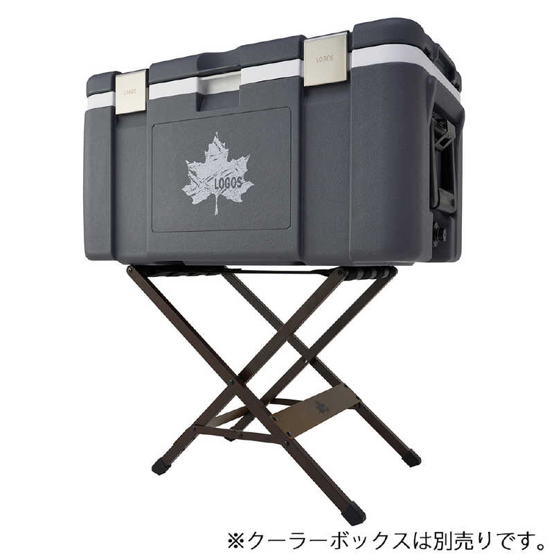 【商品解説】地面の熱から守る！出し入れもラクになるクーラースタンド 軽量アルミフレームを採用したスタイリッシュなクーラースタンド。用途にあわせて最適な高さでクーラーボックスを使用できる。折りたためばわずか2.5cmの厚みとなり、クーラーボックスと重ねて収納することが可能で、車載スペースの有効活用にもおすすめ。●開閉式でフラット収納 フラット収納なので、持ち運びや収納時に場所をとりません。【スペック】●型式：73188012（73188012）●JANコード：4981325532710この商品は宅配便でお届けする商品です出荷可能日から最短日時でお届けします。※出荷完了次第メールをお送りします。配送サービス提供エリアを調べることができます「エリア検索」をクリックして、表示された画面にお届け先の郵便番号7桁を入力してください。ご購入可能エリア検索お買い上げ合計3,980円以上で送料無料となります。※3,980円未満の場合は、一律550円（税込）となります。●出荷可能日から最短日時でお届けします。（日時指定は出来ません。）　※お届け時に不在だった場合は、「ご不在連絡票」が投函されます。　「ご不在連絡票」に記載された宅配業者の連絡先へ、再配達のご依頼をお願いいたします。●お届けは玄関先までとなります。●宅配便でお届けする商品をご購入の場合、不用品リサイクル回収はお受けしておりません。●全て揃い次第の出荷となりますので、2種類以上、または2個以上でのご注文の場合、出荷が遅れる場合があります。詳細はこちら■商品のお届けについて商品の到着日については、出荷完了メール内のリンク（宅配業者お荷物お問い合わせサービス）にてご確認ください。詳しいお届け目安を確認する1度の注文で複数の配送先にお届けすることは出来ません。※注文時に「複数の送付先に送る」で2箇所以上への配送先を設定した場合、すべてキャンセルとさせていただきます。