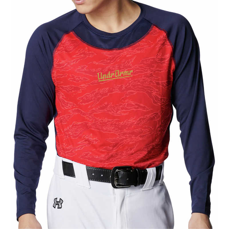 アンダーアーマー　メンズ ヒートギア フィッティド カモ ロングスリーブ クルーネックシャツ Red/Midnight Navy/Gold MD 【返品交換不可】　6001309_25FW
