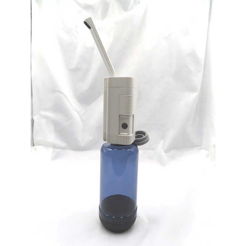 【商品解説】すぐに使える乾電池式！機内に持ち込めて、充電残量も気にせず使用できます。(単3電池×2本※別売り)組立・切り替え簡単！付属の水タンク⇔ペットボトル　アタッチメントいらずで切り替え簡単！【スペック】●型式：F22155（F22155）●JANコード：4965337022155仕様1：●素材：【本体・ペットボトル用アタッチメント】ABS樹脂 【タンクケース】ポリカーボネート 【キャップ】シリコーン樹脂 【ポーチ】ポリエステルこの商品は宅配便でお届けする商品です出荷可能日から最短日時でお届けします。※出荷完了次第メールをお送りします。配送サービス提供エリアを調べることができます「エリア検索」をクリックして、表示された画面にお届け先の郵便番号7桁を入力してください。ご購入可能エリア検索お買い上げ合計3,980円以上で送料無料となります。※3,980円未満の場合は、一律550円（税込）となります。●出荷可能日から最短日時でお届けします。（日時指定は出来ません。）　※お届け時に不在だった場合は、「ご不在連絡票」が投函されます。　「ご不在連絡票」に記載された宅配業者の連絡先へ、再配達のご依頼をお願いいたします。●お届けは玄関先までとなります。●宅配便でお届けする商品をご購入の場合、不用品リサイクル回収はお受けしておりません。●全て揃い次第の出荷となりますので、2種類以上、または2個以上でのご注文の場合、出荷が遅れる場合があります。詳細はこちら■商品のお届けについて商品の到着日については、出荷完了メール内のリンク（宅配業者お荷物お問い合わせサービス）にてご確認ください。詳しいお届け目安を確認する1度の注文で複数の配送先にお届けすることは出来ません。※注文時に「複数の送付先に送る」で2箇所以上への配送先を設定した場合、すべてキャンセルとさせていただきます。