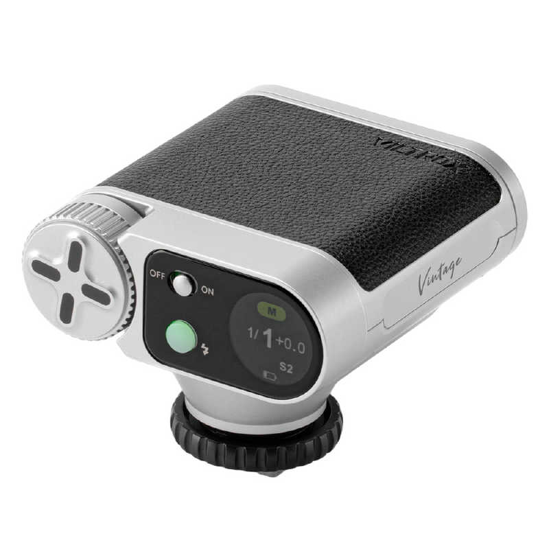 NEW（新入荷）【商品解説】製品概要 Viltrox「Vintage Z1 Pro」は、クラシックカメラを思わせるレザー調の外装とシルバーメタルのアクセントを採用した、小型オンカメラフラッシュです。最大出力24Ws、ガイドナンバーGN12（ISO100・m）を備え、TTL自動調光と最大1/8000秒のハイスピードシンクロ（HSS）に対応。明るい屋外で絞りを開けたポートレートから、夜景スナップまで幅広い撮影に活用できます。フル発光時のリサイクルタイムは約1秒。背面には円形カラータッチスクリーンを搭載し、タッチ操作と物理ダイヤルを組み合わせて直感的に設定できます。質量約136gの軽量設計により、ミラーレスカメラと組み合わせても持ち歩きやすく、日常の撮影に気軽にフラッシュ表現を取り入れられる1台です。注意事項・TTL、HSS、先幕／後幕シンクロなどの対応機能は、カメラ機種・ファームウェア・設定により異なる場合があります。・約15分無操作で自動スリープし、電源を入れ直すことで復帰します。・生産ロットにより、商品の外観などが掲載情報と一部異なる場合がございます。【スペック】●型式：VintageZ1ProN（VintageZ1ProN）●JANコード：4573620731815照射角：照射範囲：28mm（35mm判換算）本体サイズ(H×W×D)：69 × 73 × 51 mm本体重量：約136g消費電力：最大出力：24Wsガイドナンバー：GN12発光間隔：リサイクルタイム：約1秒発光回数：約350〜10000回（出力設定による）閃光時間：発光時間（T0.5） 1/3000秒 〜 1/50000秒光量切替：出力調整範囲：1/1〜1/64（1/3段ステップ）TTL・AE対応：TTL自動調光電源：バッテリー容量：3.7V / 800mAh リチウムイオン付属品：ディフューザー、保証書仕様：色温度：6000K ±200K仕様：発光モード：フラッシュモード：TTL／M（マニュアル）仕様：バッテリー：3.7V / 800mAh リチウムイオン仕様：充電：USB Type-C（5V／0.8A、約70分で満充電）仕様1：メーカー保証：1年間(自然故障が対象)仕様2：シンクロ：最大1/8000秒HSS／先幕シンクロ／後幕シンクロこの商品は宅配便でお届けする商品です出荷可能日から最短日時でお届けします。※出荷完了次第メールをお送りします。配送サービス提供エリアを調べることができます「エリア検索」をクリックして、表示された画面にお届け先の郵便番号7桁を入力してください。ご購入可能エリア検索お買い上げ合計3,980円以上で送料無料となります。※3,980円未満の場合は、一律550円（税込）となります。●出荷可能日から最短日時でお届けします。（日時指定は出来ません。）　※お届け時に不在だった場合は、「ご不在連絡票」が投函されます。　「ご不在連絡票」に記載された宅配業者の連絡先へ、再配達のご依頼をお願いいたします。●お届けは玄関先までとなります。●宅配便でお届けする商品をご購入の場合、不用品リサイクル回収はお受けしておりません。●全て揃い次第の出荷となりますので、2種類以上、または2個以上でのご注文の場合、出荷が遅れる場合があります。詳細はこちらNEW（新入荷）■商品のお届けについて商品の到着日については、出荷完了メール内のリンク（宅配業者お荷物お問い合わせサービス）にてご確認ください。詳しいお届け目安を確認する1度の注文で複数の配送先にお届けすることは出来ません。※注文時に「複数の送付先に送る」で2箇所以上への配送先を設定した場合、すべてキャンセルとさせていただきます。